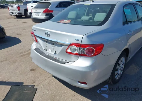 2013 Toyota Corolla Le z USA, uszkodzony, nr VIN 2T1BU4EE6DC994173